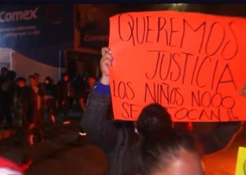 Se cumplen más de 13 horas de bloqueo en la avenida López Portillo en Ecatepec