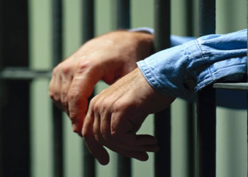 Los jueces pueden disponer de medidas alternativas a prisión, como internamiento en instituciones de salud mental