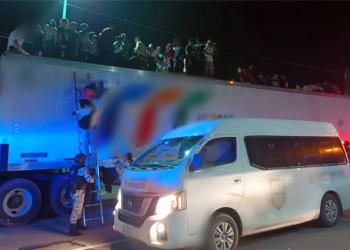 Hallan a 366 migrantes de 16 nacionalidades a bordo de un tráiler en Chiapas
