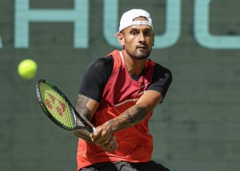 Kyrgios vuelve a someter a Carreño en Halle