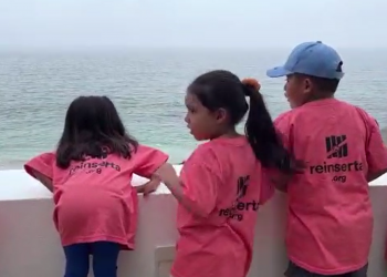 ¿Recuerdas la primera vez que fuiste a la playa? Así conocieron el mar 8 niñ@s