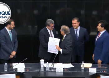 Senado Mexicano entrega reconocimiento a NRM Comunicaciones por tener 80 años sirviendo al país