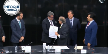 Senado Mexicano entrega reconocimiento a NRM Comunicaciones por tener 80 años sirviendo al país