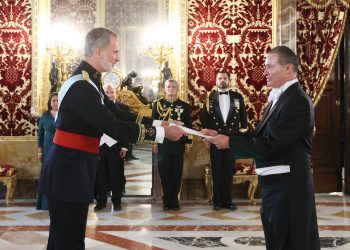 Quirino Ordaz entrega sus cartas credenciales como embajador de México en España al rey Felipe VI