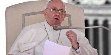 El Papa Francisco ordena publicar en internet archivos sobre los judíos en Holocausto