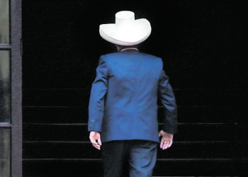 El presidente de Perú,  Pedro Castillo, renunció al partido que lo llevó al Gobierno