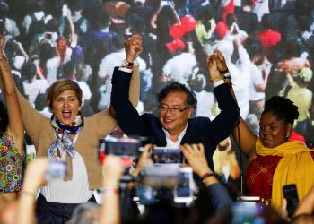 Gustavo Petro conversa con el secretario de Estado de Estados Unidos, Antony Blinken