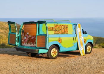 Alquilan la furgoneta de Scooby-Doo para celebrar 20 aniversario de la película