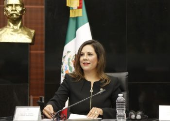 Se reúne Cruz Blackledge en el Senado con legisladores de California