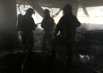 Sofocan incendio en edificio de la Secretaría de Obras de la CDMX