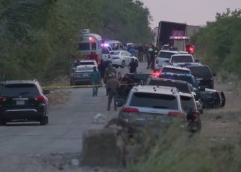 FGR abrirá investigación por el hallazgo de migrantes en tráiler en Texas