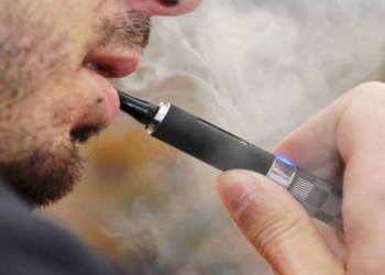 Las personas que utilizan vapeadores desarrollan la enfermedad de Evali: Hernández