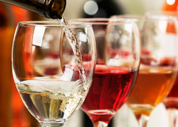 Conoce los nombres más simpáticos y curiosos de los vinos con Pilar Meré