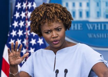 La Casa Blanca le pide al gobernador de Texas que no se entrometa en temas de migración