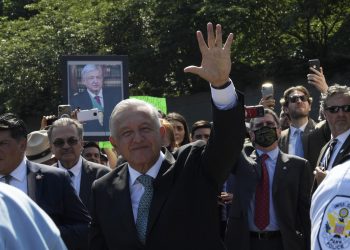 López Obrador rinde homenaje a los monumentos Roosevelt y Martin Luther King en Washington