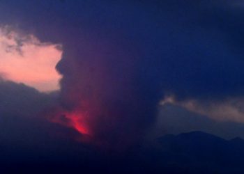 Volcán Sakurajima entra en erupción elevando el nivel de alerta al máximo