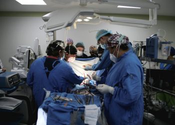 Médicos especialistas del Centro Médico La Raza han realizado 231 trasplantes de corazón a 34 años del primer procedimiento en 1988