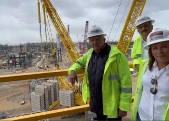 La Refinería de Dos Bocas solamente tiene un avance de menos del 50%, lo que se inauguró fue un edificio administrativo: Monroy