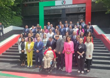 Presentan diputadas del PRI, denuncia anta la FGR contra Layda Sansores