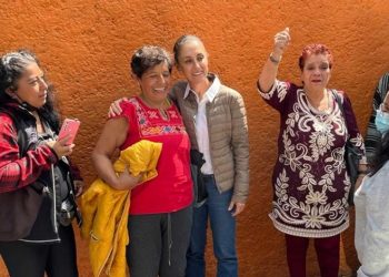 Sheinbaum acude a emitir su voto en proceso interno de Morena
