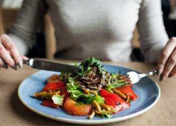 IMSS: Buena alimentación es una medida para prevenir complicaciones por COVID 19