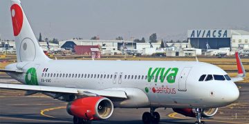 Pasajero con crisis nerviosa provoca aterrizaje de emergencia en vuelo de Viva Aerobus