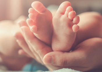 Fallece el primer bebé por hepatitis aguda en Grecia