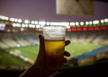 Listo predictamen para regular venta de bebidas alcohólicas en estadios confirma Ricardo Monreal