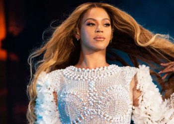 Beyoncé revela los títulos de las canciones que compondrán su nuevo disco
