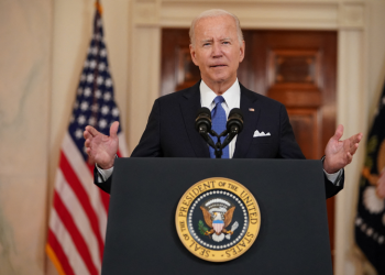 Biden se mantiene positivo a COVID-19 pero se siente bien, asegura su médico