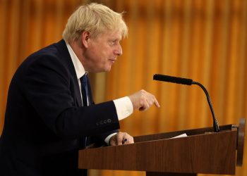 Boris Johnson asegura que su intención es seguir como primer ministro
