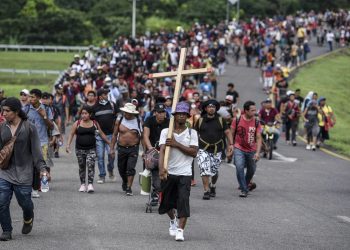 Avanza caravana de migrantes de Tapachula hacia Huixtla, Chiapas