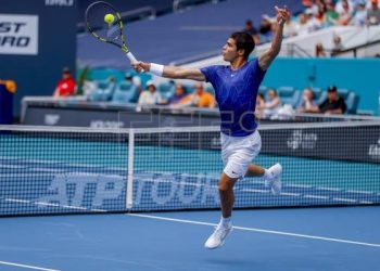 Alcaraz arrasa a Khachanov y alcanza las semifinales en Hamburgo