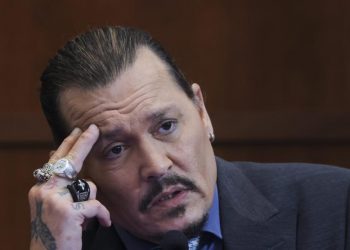 Johnny Depp evita a ir a juicio con un empleado que lo acusaba de agresión