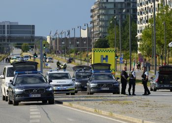 Policía confirma varios muertos durante tiroteo en centro comercial en Copenhague
