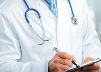 Renuncian médicos tras asesinato de compañero en Durango