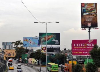 Por vacío legal hay alrededor de 3 mil anuncios espectaculares ilegales: Jorge Negrete