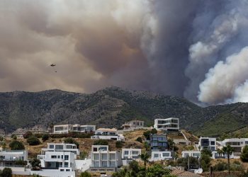 Incendios golpean a Europa en medio de una ola de calor extrema