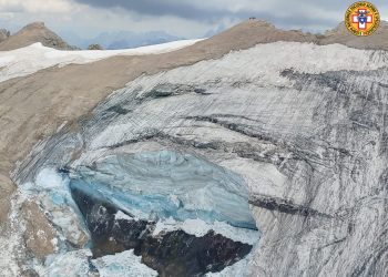 Seis muertos y 15 desaparecidos tras desprendimiento de glaciar en Italia