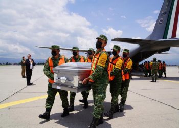 Arriba a México tercer vuelo con cuerpos de personas mexicanas fallecidas en Texas