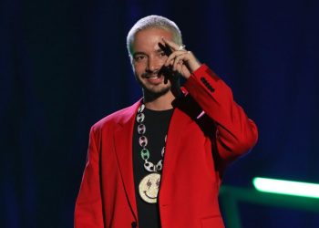 J Balvin actuará y recibirá galardón en los Premios Juventud 2022