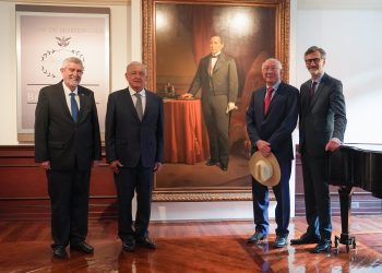 López Obrador encabeza ceremonia por aniversario luctuoso de Benito Juárez