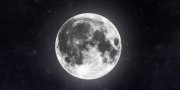 Porosidad de la superficie lunar fue compactada debido a los impactos masivos que sufrió.