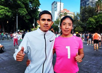 Mexicanos José Luis Santana y Mayra Sánchez ganan el Medio Maratón CDMX  2022
