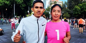 Mexicanos José Luis Santana y Mayra Sánchez ganan el Medio Maratón CDMX  2022