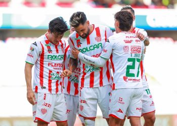 Necaxa vence 2-1 a Querétaro en aburrido partido