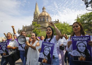 Mujeres protestan en Guadalajara por feminicidio de Luz Raquel Padilla