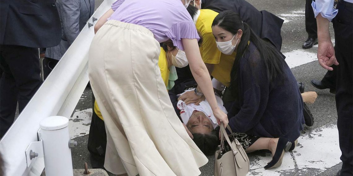 Muere Shinzo Abe, exprimer ministro de Japón tras ser baleado en