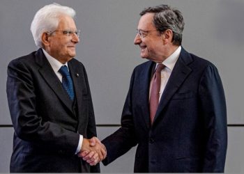 El presidente italiano, Sergio Mattarella no aceptó la renuncia de Mario Draghi