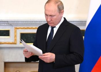 Putin firma la ley para crear un movimiento patrióticos para niños y jóvenes